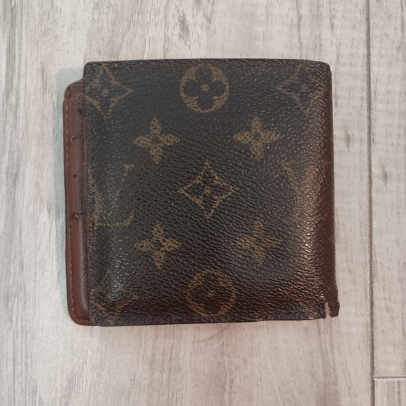 Louis Vuitton Monogram Bifold Wallet Men’s Authentic - Picture 2 of 16